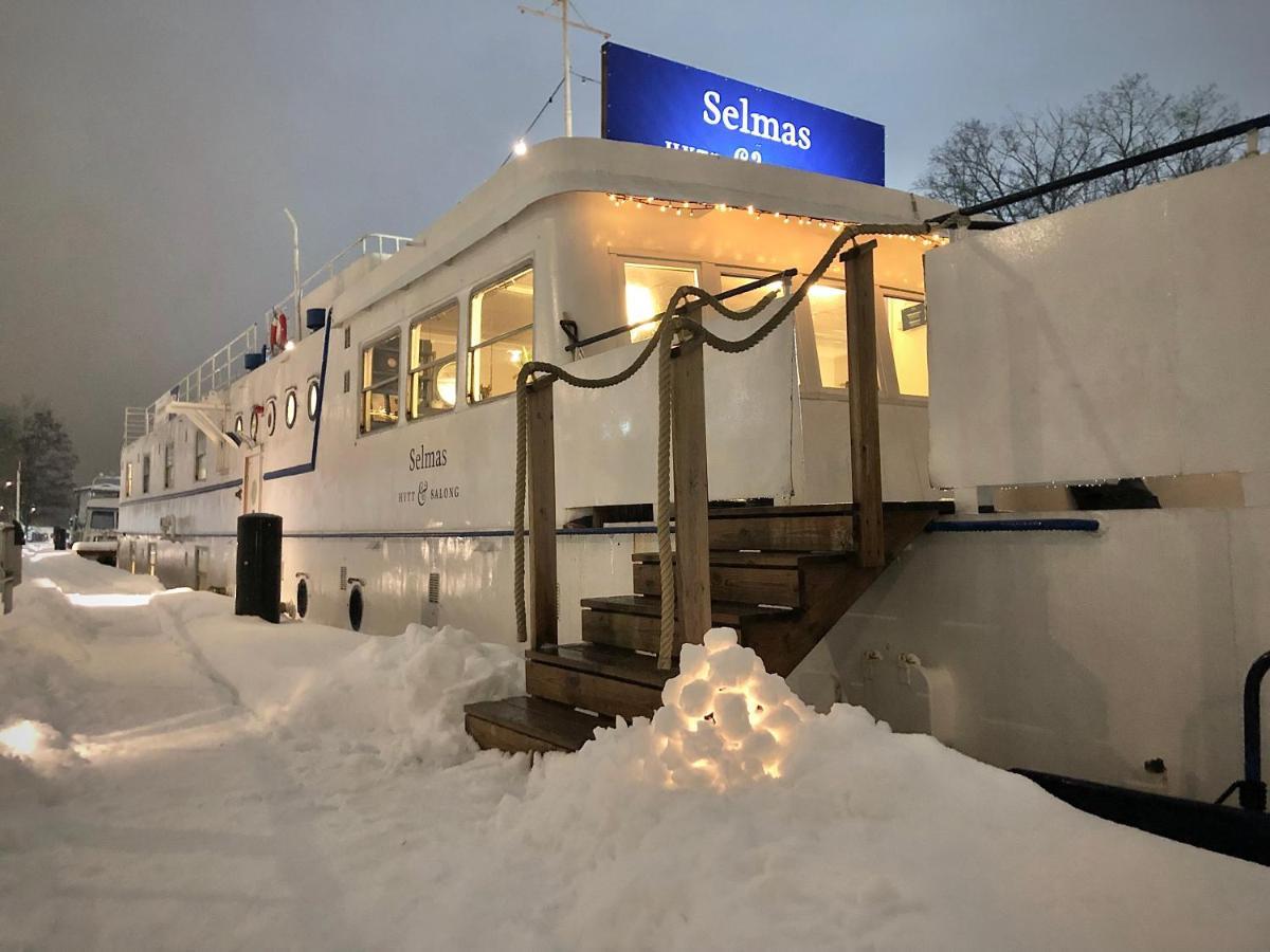 Selmas Hytt Och Salong Hostel Упсала Екстериор снимка