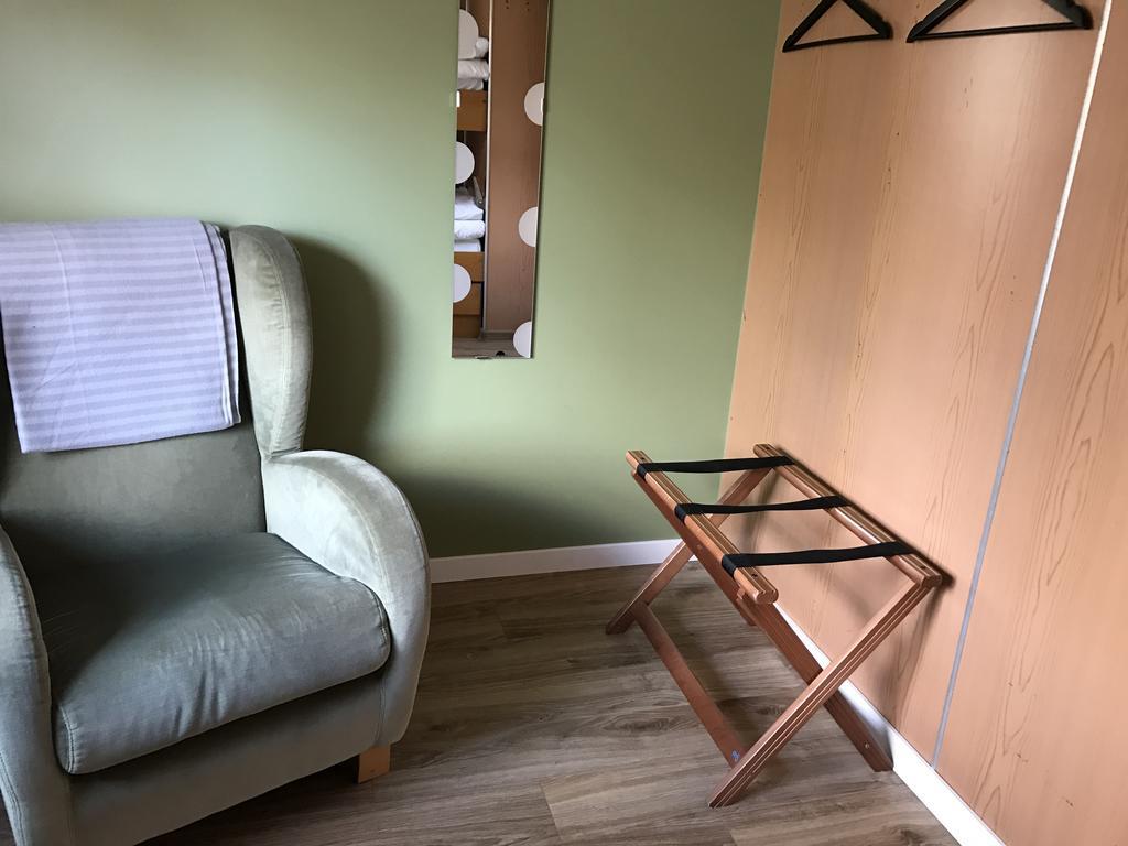 Selmas Hytt Och Salong Hostel Упсала Екстериор снимка