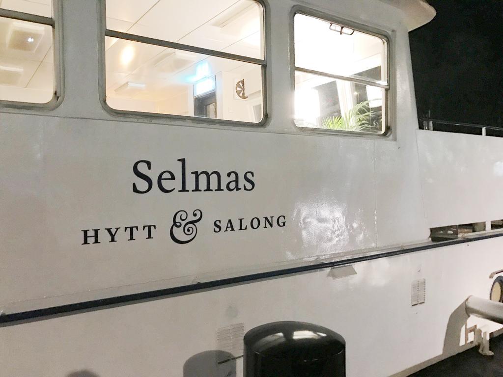 Selmas Hytt Och Salong Hostel Упсала Екстериор снимка