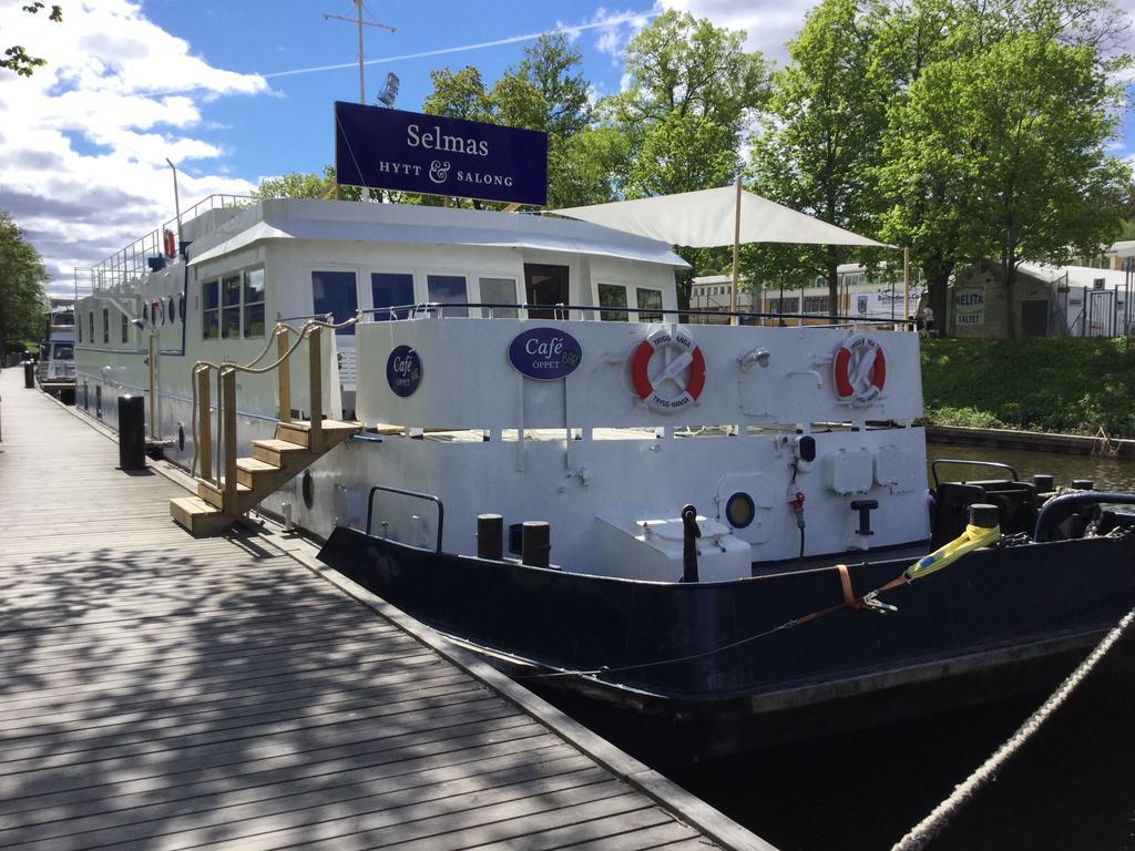 Selmas Hytt Och Salong Hostel Упсала Екстериор снимка