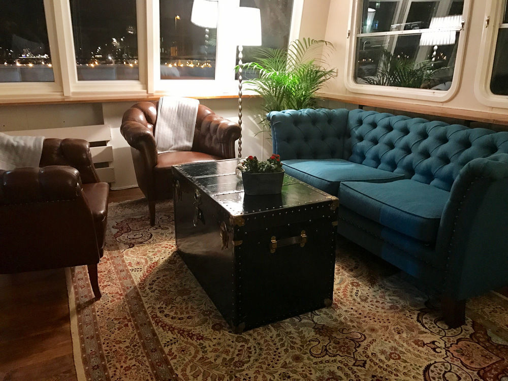 Selmas Hytt Och Salong Hostel Упсала Екстериор снимка