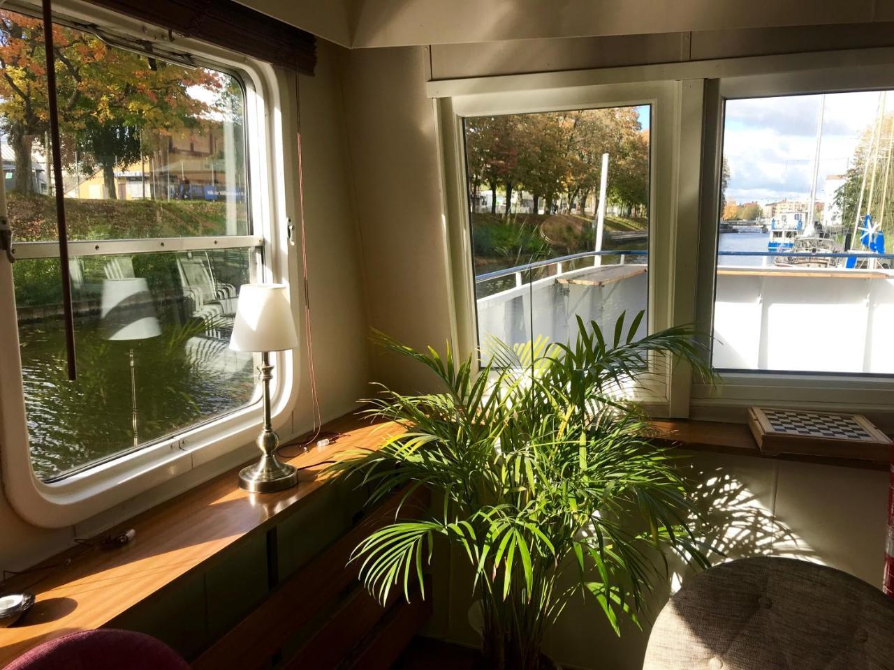 Selmas Hytt Och Salong Hostel Упсала Екстериор снимка