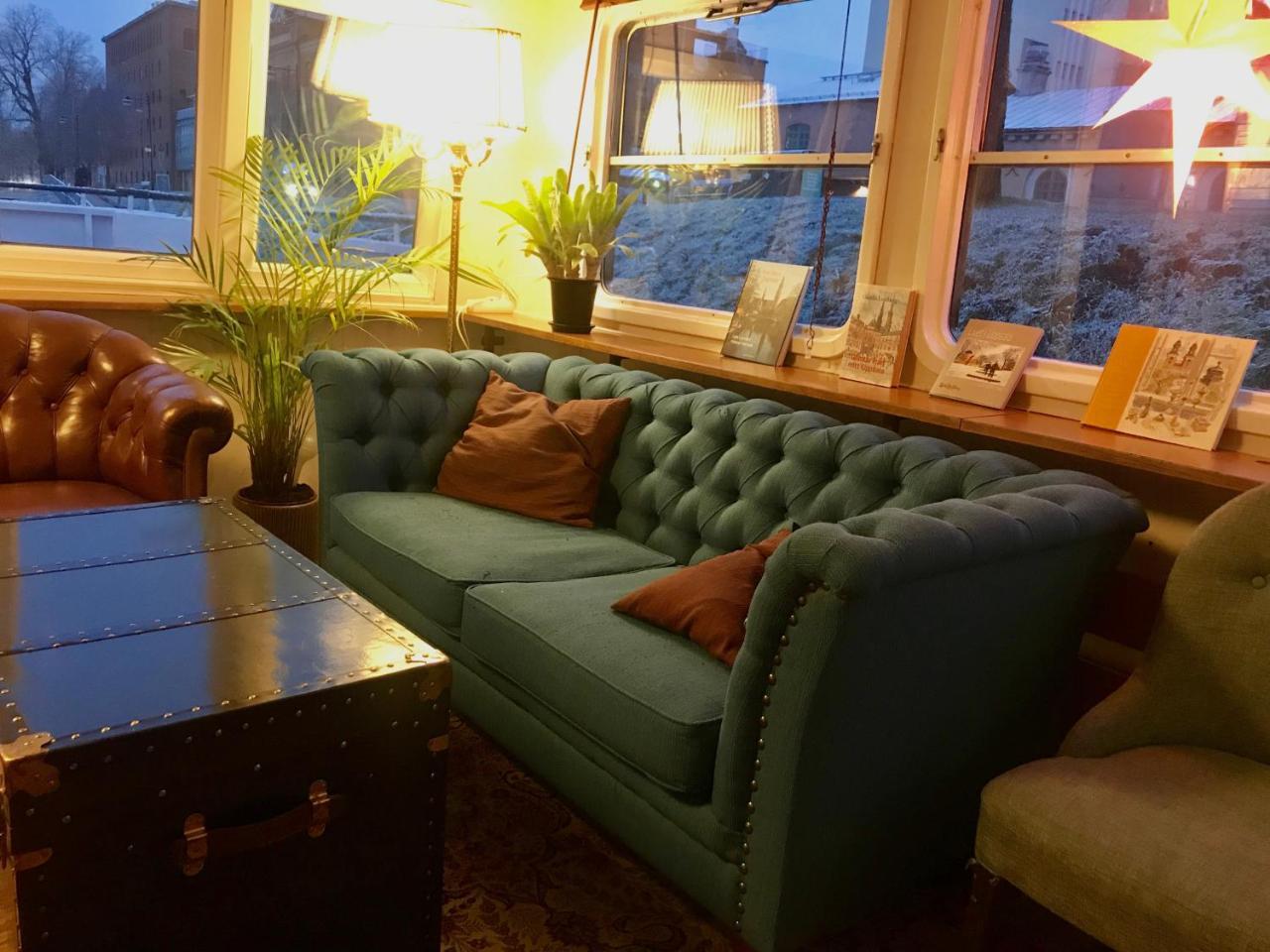 Selmas Hytt Och Salong Hostel Упсала Екстериор снимка