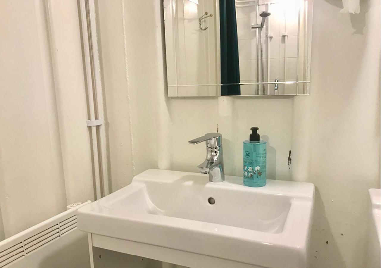 Selmas Hytt Och Salong Hostel Упсала Екстериор снимка