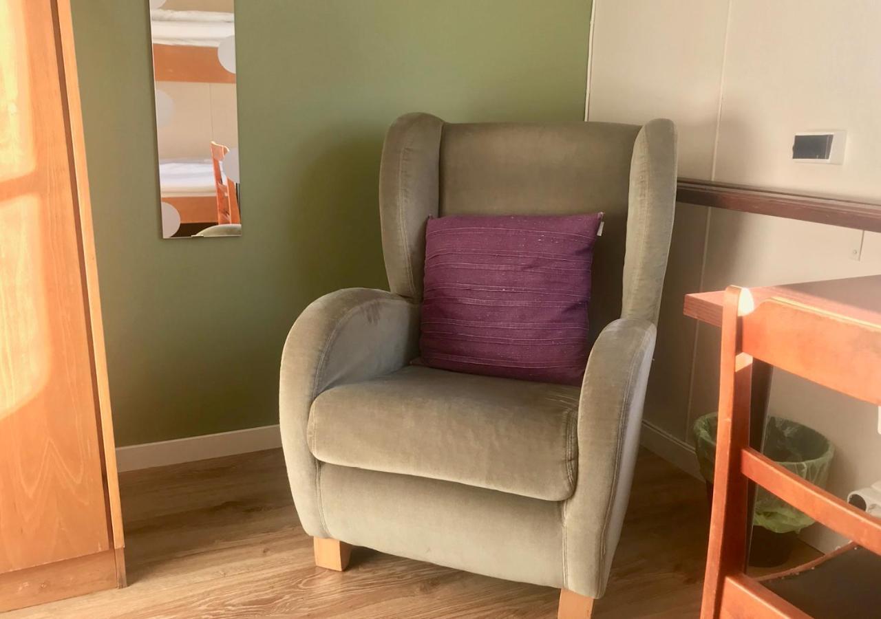 Selmas Hytt Och Salong Hostel Упсала Екстериор снимка
