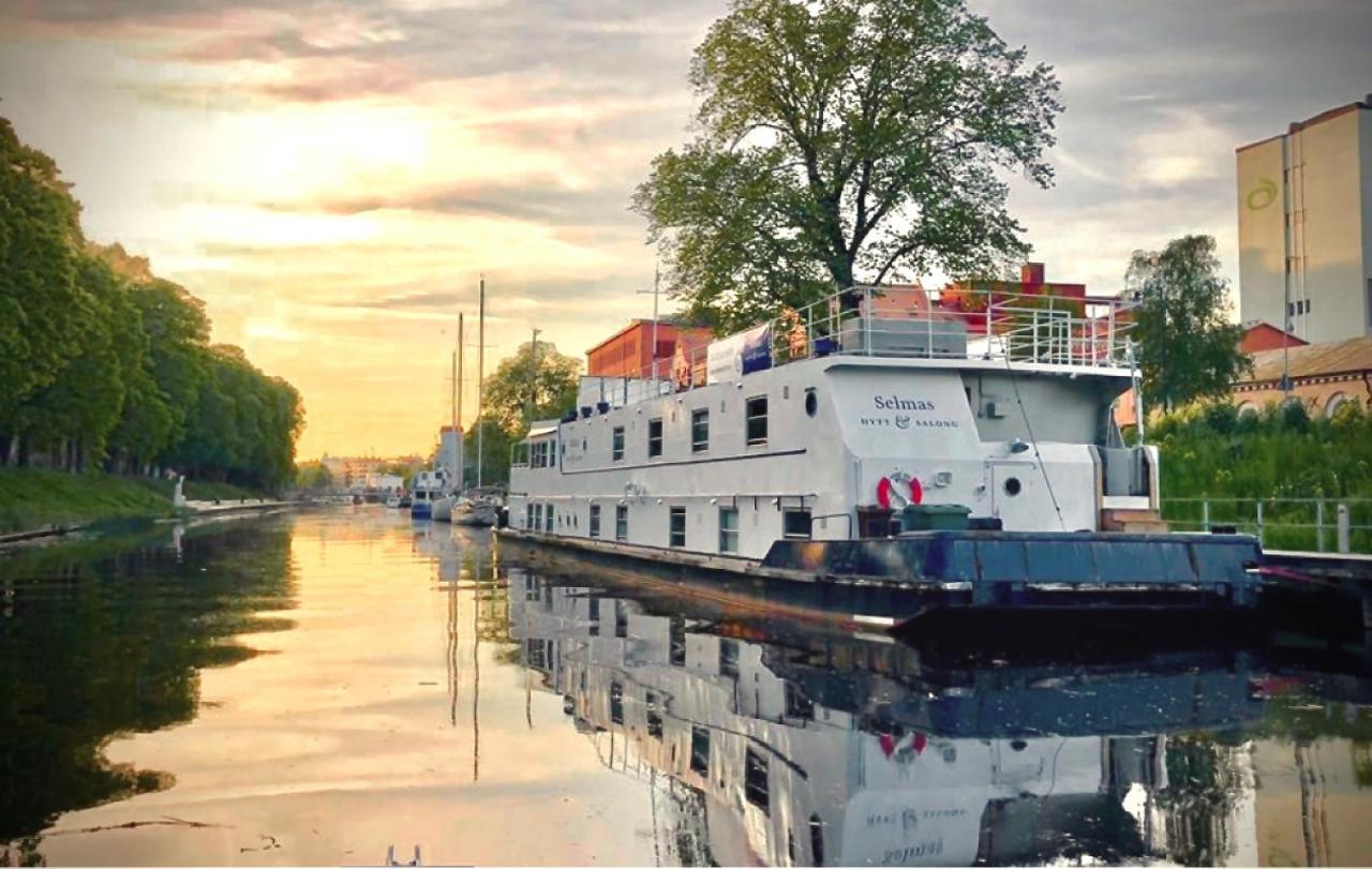 Selmas Hytt Och Salong Hostel Упсала Екстериор снимка